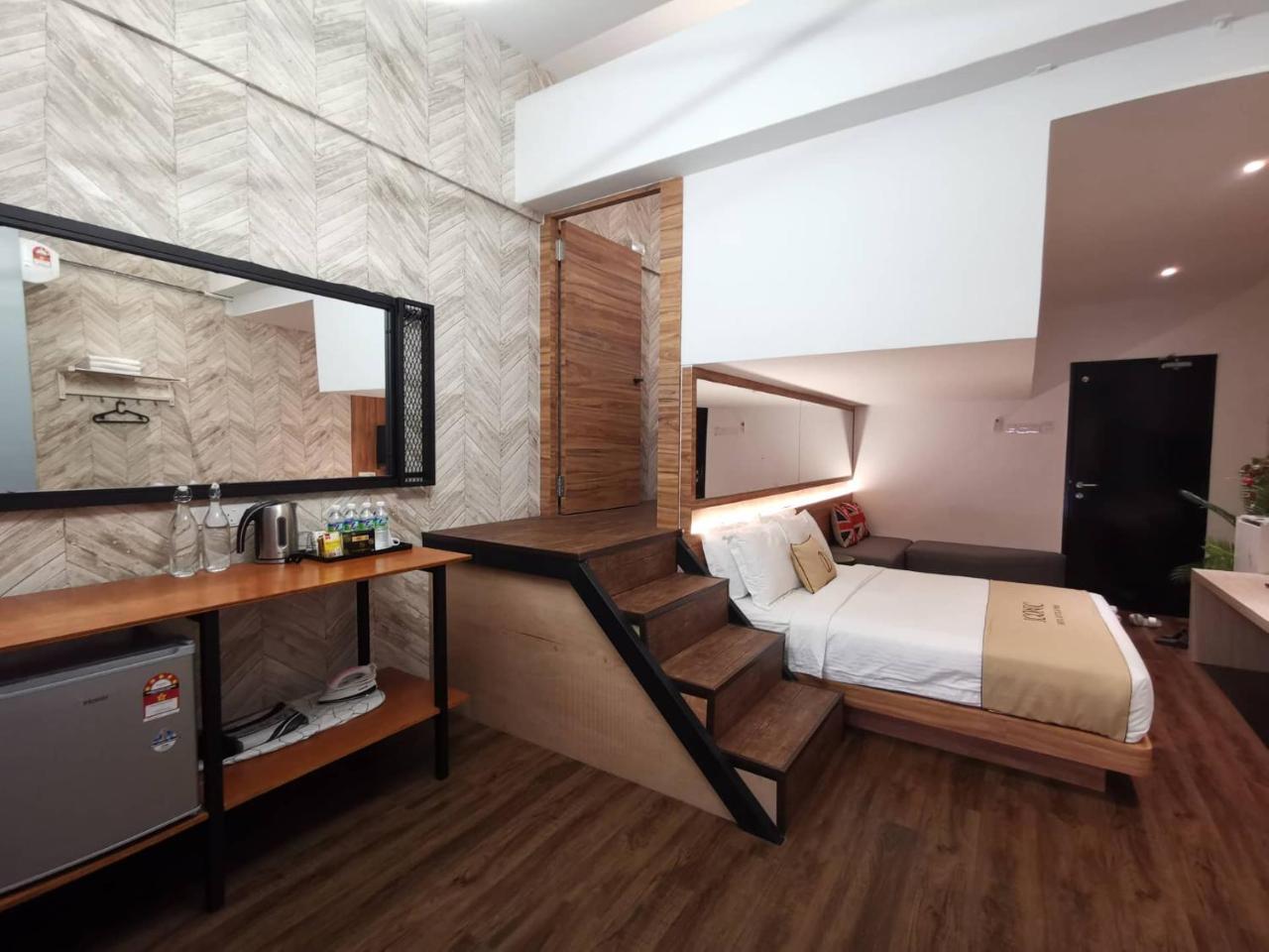 Iconic Suites & Pods Hotel Ipoh Esterno foto